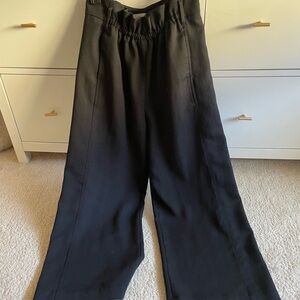 Aritzia | Wilfred Black Paper Bag Waist Trouser, Size 6 (M)